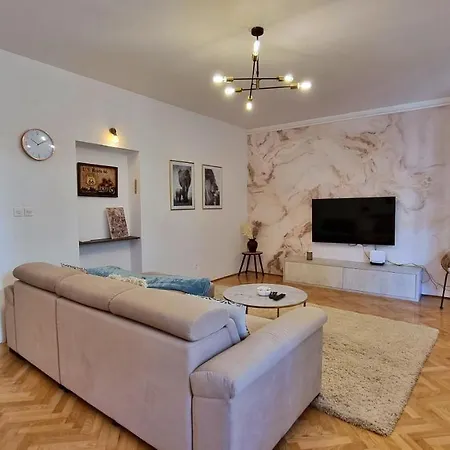 Hana Apartament *