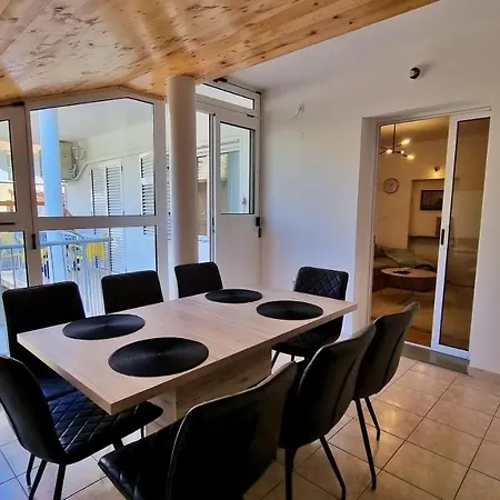 Hana Apartment Omis