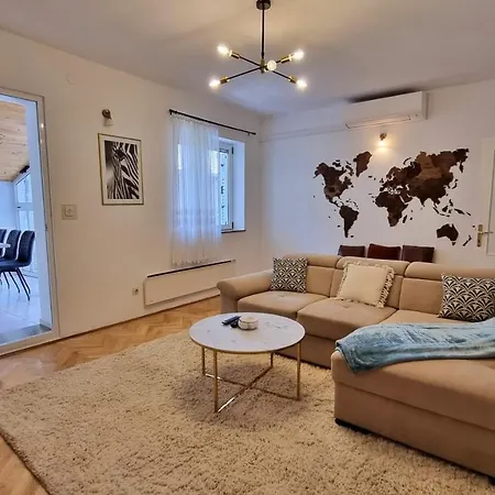 Hana Apartment