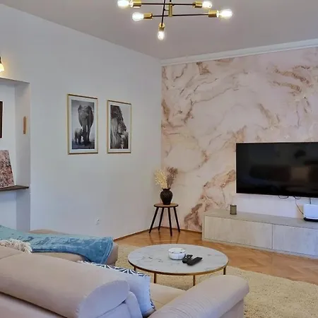 Hana Apartment *