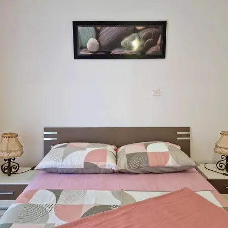 Hana Apartment