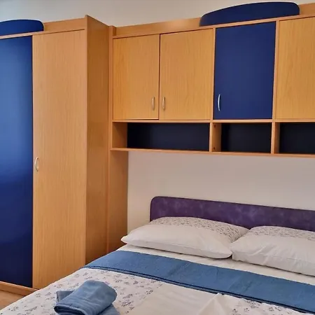 Hana Apartment