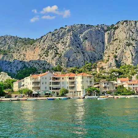 Apartment Hana Omis